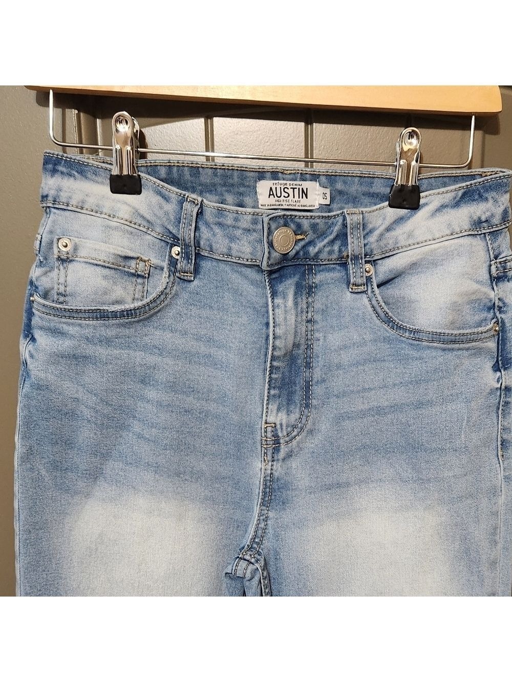 Refuge Denim High Rise Flare AUSTIN Jeans Medium Wash Faded Denim - Picture 6 of 12